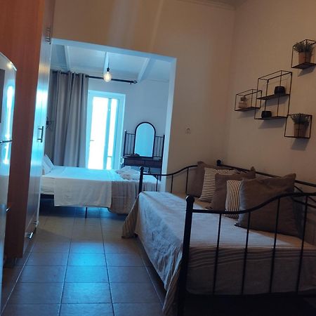 To Limanaki Apartment Finikounta Exterior photo